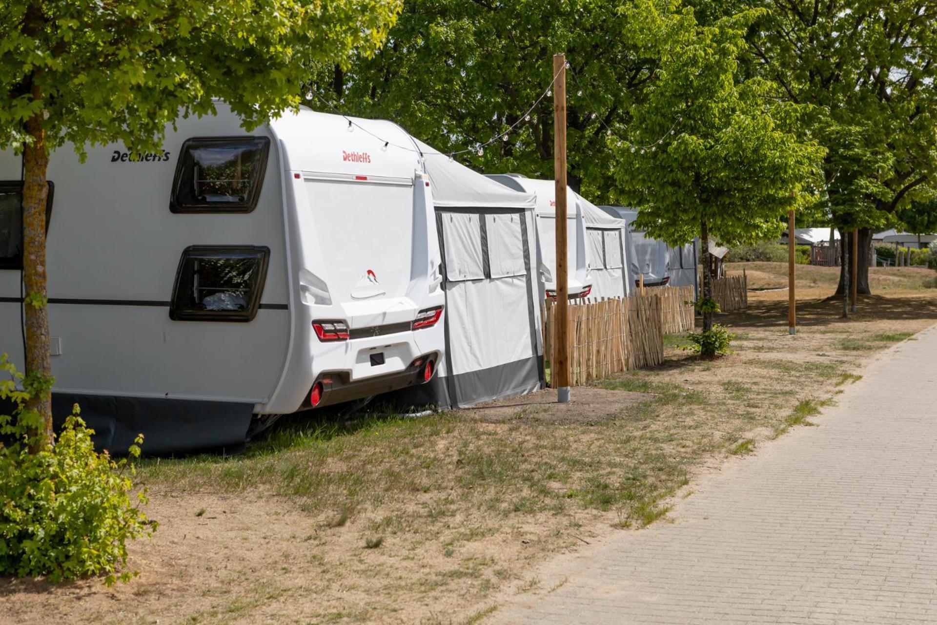 Camping & Erlebnis Resort Jersleber See - Seasoncamper Mit Seeblick Jersleben Exterior photo